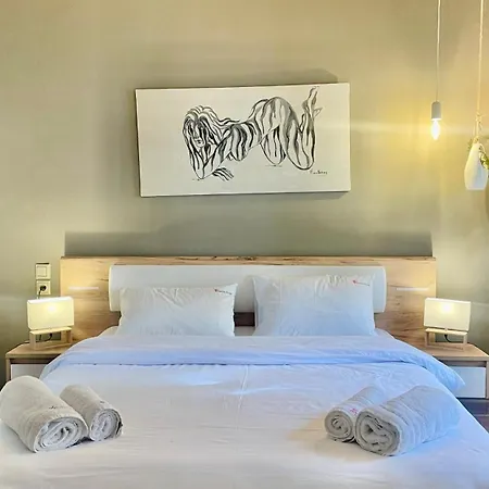 Апартаменты Garden House By Dreams