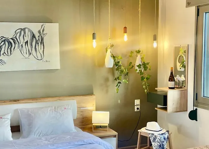 Apartment Garden House By Dreams *